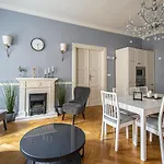 Luxury 150m2 On Wencelas Square With Private Garage * Praga