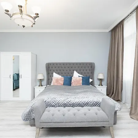 Luxury 150m2 On Wencelas Square With Private Garage Appartamento