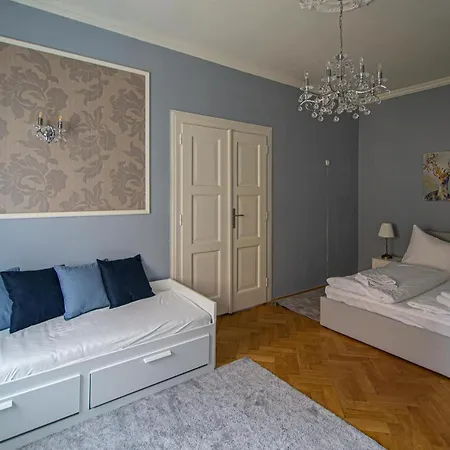 Luxury 150m2 On Wencelas Square With Private Garage *