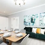Luxury 150m2 On Wencelas Square With Private Garage Apartamento Praga