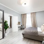 Luxury 150m2 On Wencelas Square With Private Garage Praga