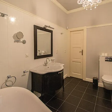 Apartment Luxury 150m2 On Wencelas Square With Private Garage Prag