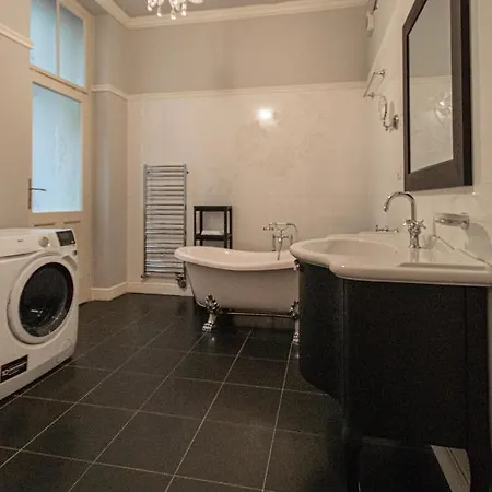 Apartment Luxury 150m2 On Wencelas Square With Private Garage Prag