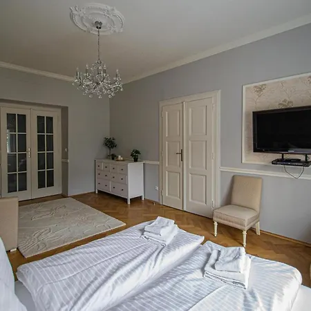 Luxury 150m2 On Wencelas Square With Private Garage Lejlighed