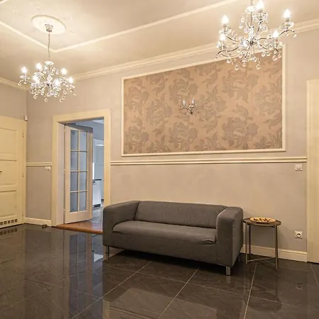 Luxury 150m2 On Wencelas Square With Private Garage * Prag