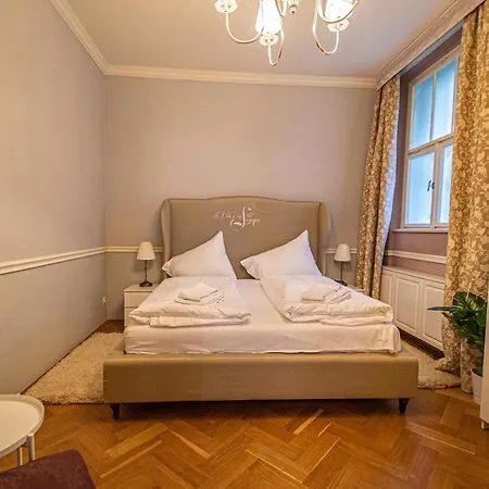 Luxury 150m2 On Wencelas Square With Private Garage Lejlighed Prag