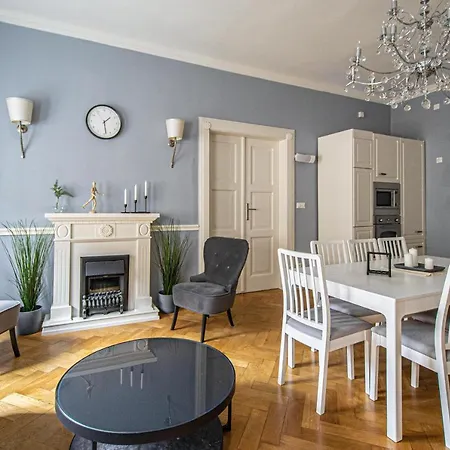 Luxury 150m2 On Wencelas Square With Private Garage * Prag