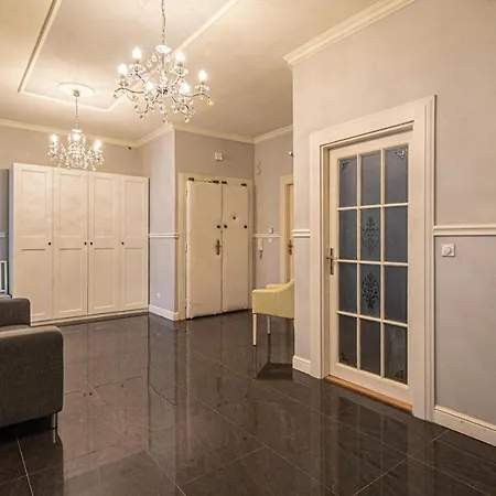 Luxury 150m2 On Wencelas Square With Private Garage * Prag