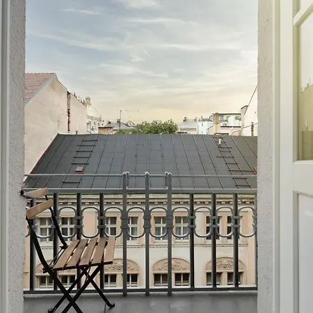 Luxury 150m2 On Wencelas Square With Private Garage * Prag